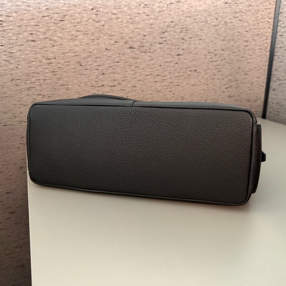 Songmont Medium Yore Hobo in Pebbled Onyx 🖤 Offers Encouraged 🤓 - Picture 8 of 15